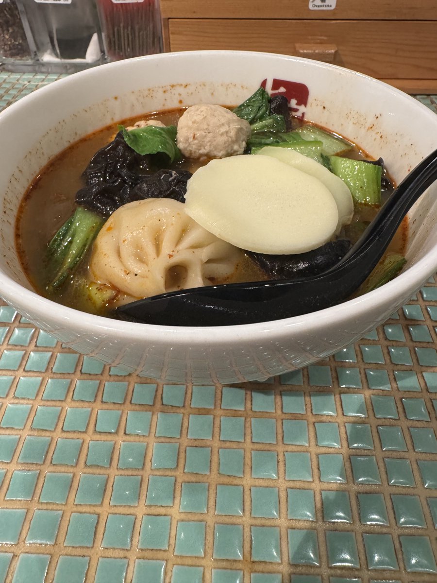gals_games's tweet photo. 初めての麻辣湯(*´ч`*)ｳﾏｳﾏ https://t.co/pbzMJ8RvuQ