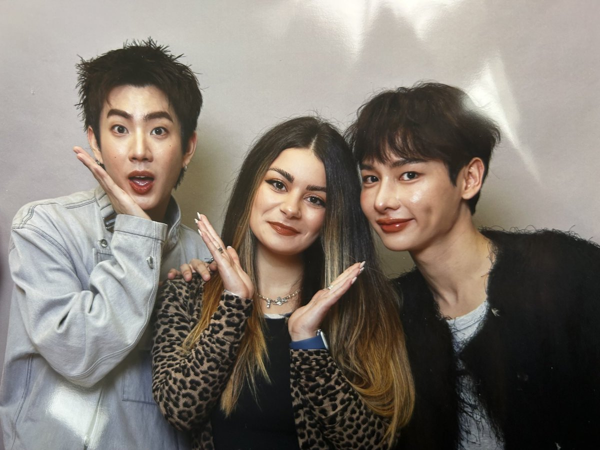 a_lterego_'s tweet image. un’esperienza indescrivibile, un sogno che diventa realtà. 
grazie a loro per avermi aiutata nei momenti più difficili 
grazie a mia sorella @LIBERIAN80s per avermi portata con lei e avermi fatto scoprire questo bellissimo mondo 💗
#OffGun1stFMinRome