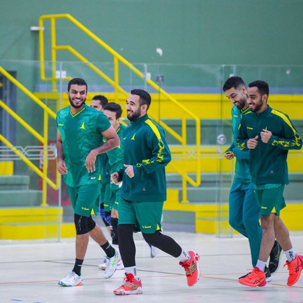 hashem8561's tweet photo. #volleyball #نادي_الخليج 💚💛 https://t.co/9uyLIW7axG