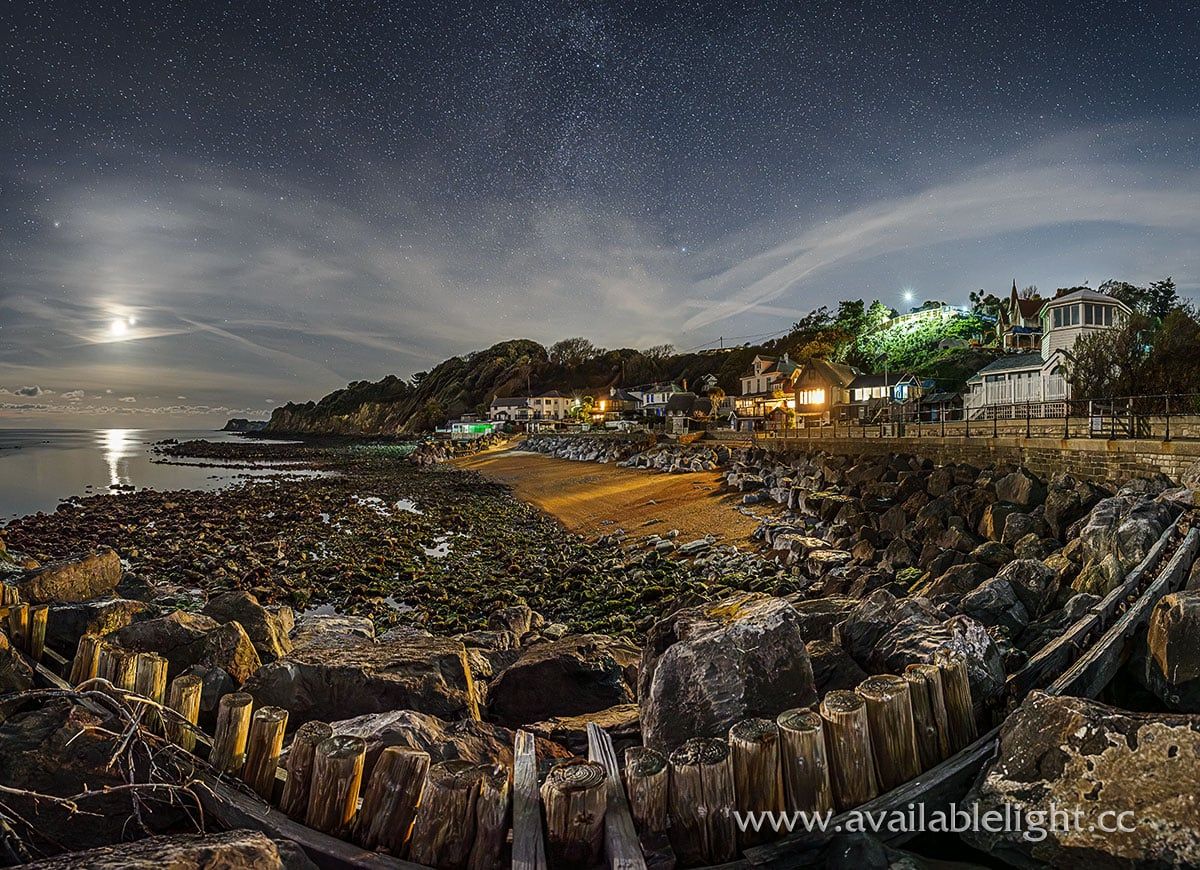 Isleofwight's tweet photo. The stars, the Moon and Venus 🌛🪐
📌 Steephill Cove
📸 Available Light Photography
#exploreisleofwight #coastalwalk #greatpic #picoftheday #wow #stunning #incrediblephoto #Ventnor #greatphoto #coastline #atmospheric #planet #moon #wightatnight #stars https://t.co/kbNzTqxf8b