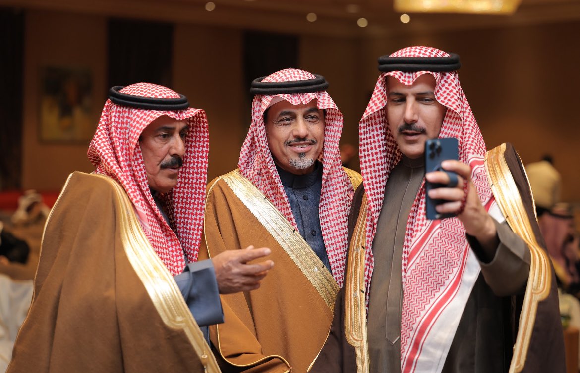 you | desigenr الأحتياطي tweet media