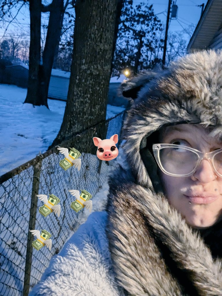 UrFavDumBtch's tweet image. Not used to all this snow in the South. BRR! Someone come pay my gas bill and keep me warm NOW! Click my linktree and open them wallets! #payme #paymybill #keepmewarm #openwallet #belowfreezing #snow #winterstorm #snowfall #cold #coldweather #gasbill #warmhome #givemeyourmoney