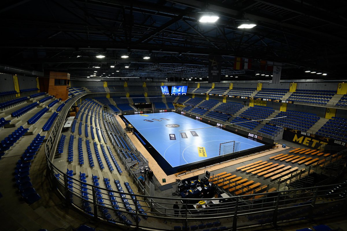 MetzHandball's tweet photo. 𝗛-2️⃣
Les Arènes sont prêtes à vous accueillir. 📣🟡
‣ #MHBCSM #EHFCL https://t.co/77BkT8KaRS