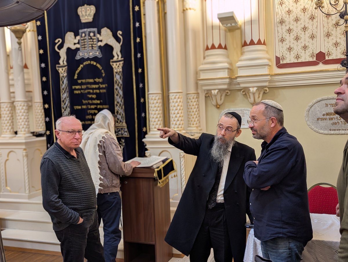 yoavsorek's tweet photo. מוציא עוד חופשת חורף עם סמינר היסטורי חי בבודפשט. 16 עד 20 בפברואר, י"ח עד כ"ב בשבט. מומלץ בחום. https://t.co/GnCxoNyEDm https://t.co/c0RRtlNqaM