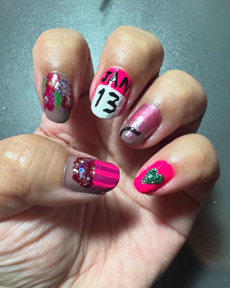 WynnSedai's tweet photo. Kyou wa watashi no tanjyoubi desu…so I have fresh polish!!!

#amateurnailartist #birthdaynails #iscreamnails #iscreamnailspolishes #cupcakes #balloons #flowers #birthdaynailart https://t.co/3CDOCbHfUK