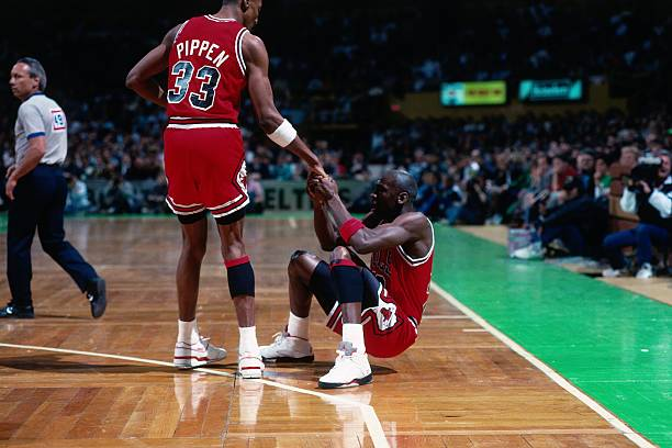 shendy456's tweet photo. LeBron had 16 winning seasons w/out Kyrie
LeBron had 15 winning seasons w/out AD
LeBron had 15 winning seasons w/out Love
LeBron had 15 winning seasons w/out Bosh
LeBron had 14 winning seasons w/out Wade

Wade had 7 winning seasons w/out LeBron
Kyrie had 5 winning seasons w/out LeBron
Love had 3 winning seasons w/out LeBron
Bosh had 3 winning seasons w/out LeBron
AD had 2 winning seasons w/out LeBron

Pippen had 6 winning seasons w/out MJ

MJ had 0 winning seasons w/out Pippen.
