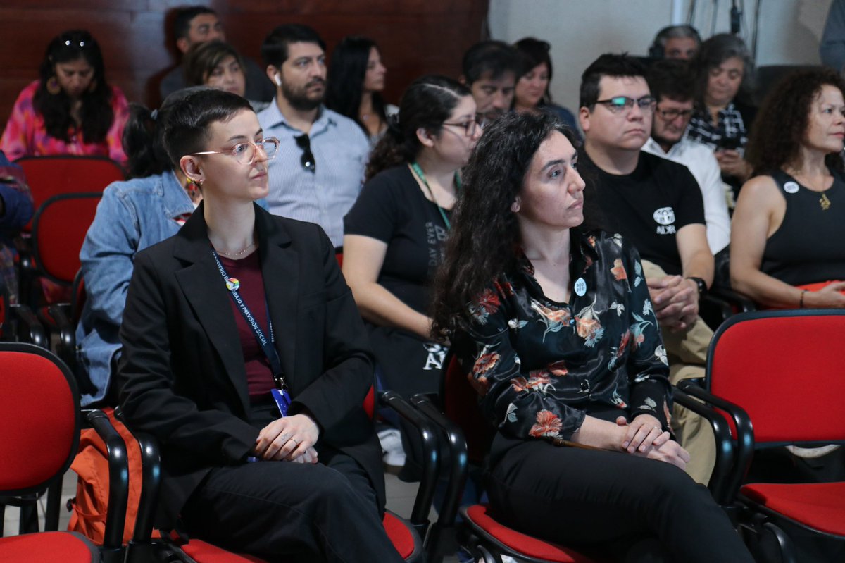 SubsecTrabajo's tweet photo. 🎉Se lanzó #InnovaFOSIS 2025! Nuestra encargada de Género, Isidora Íñigo, relevó los desafíos de la convocatoria de pilotajes para promover competencias digitales de jefas de hogar. Además, @MMAChile fortalecerá capacidades de autogestión de cooperativas de recicladoras de base. https://t.co/50L0wTwVCX