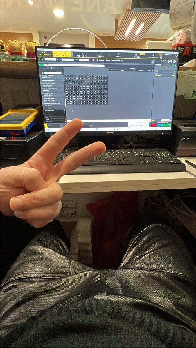 MllAndrea's tweet photo. Chi come me lavora la domenica?! 😮‍💨 https://t.co/QTu0u6pr3T