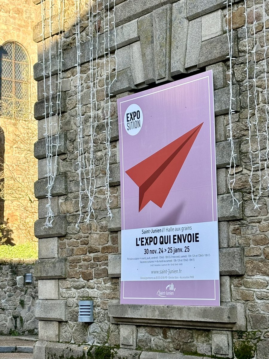 Energie87200's tweet photo. 📮 L’art postal a investi la Halle-aux-Grains de Saint-Junien. Ne manquez pas de venir voir « L’expo qui envoie » : elle porte bien son nom ! 😉

#SaintJunien #MailArt #ArtPostal #art #culture #exposition @Charlie_Hebdo_ https://t.co/54JKZSp40t