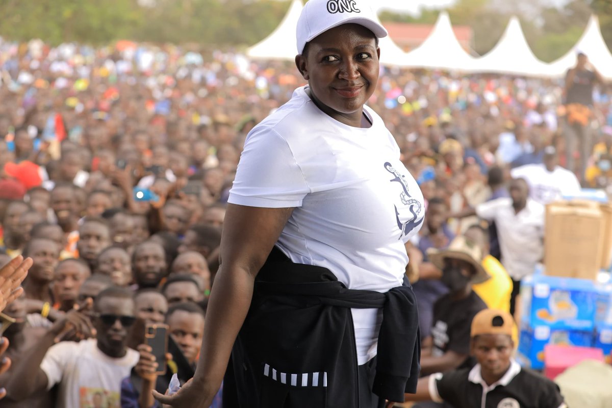 I_Muluga's tweet photo. On Jan 11, preparations to host H.E. @KagutaMuseveni in #BusogaRegion amplified the fight against poverty.
In #Kaliro, WMP #NamukutaBrenda led transformative efforts, with the youth showcasing steadfast zeal in welcoming @onc_nrm’s @ChiefMuzzukulu Commander Support forces. https://t.co/V5GgYtbTxn