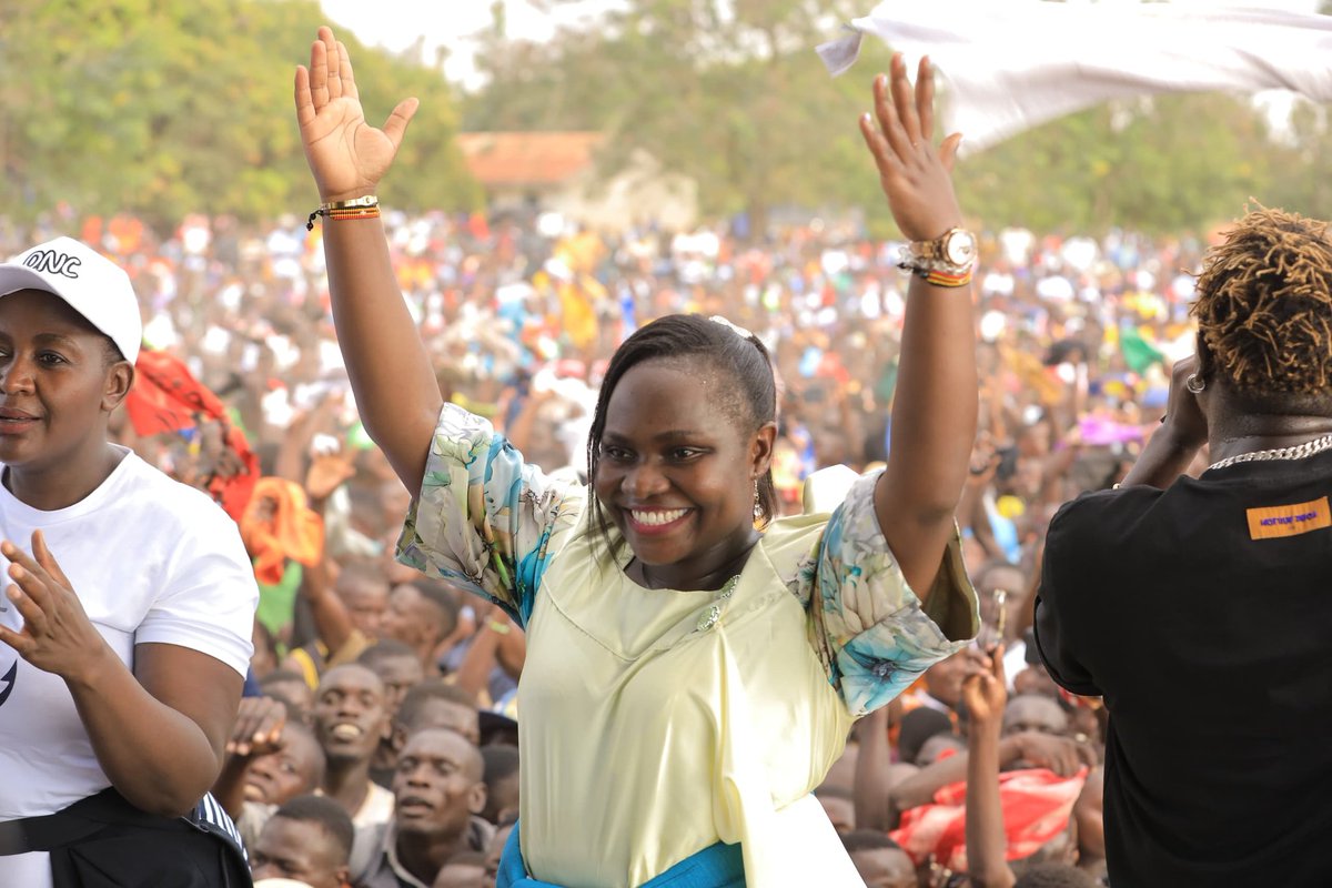 I_Muluga's tweet photo. On Jan 11, preparations to host H.E. @KagutaMuseveni in #BusogaRegion amplified the fight against poverty.
In #Kaliro, WMP #NamukutaBrenda led transformative efforts, with the youth showcasing steadfast zeal in welcoming @onc_nrm’s @ChiefMuzzukulu Commander Support forces. https://t.co/V5GgYtbTxn