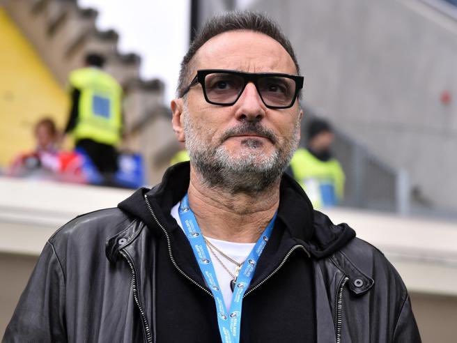 Hellas_VeronaPL's tweet photo. Dużo jest plotek o tym że mecz przeciwko Napoli będzie ostatnim meczem prezesa Maurizio Setti

#wloskarobota #NapVer https://t.co/T45AJolwcp