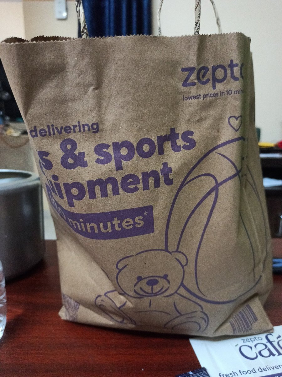 ItsMGautam's tweet photo. Dear @ZeptoNow I recently noted that you started charging for paper bag. I bought one for 2Rs but the order arrived in a zepto branded bag. FYI its illegal to charge for paper bag with branding. Sorry to say but its unethical and a complaint needs to be filed. @jagograhakjago https://t.co/UzTVTh8Ayf