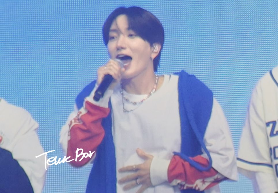 TeukBar's tweet photo. 250112 SMTOWN LIVE 2025 IN SEOUL PREVIEW 

🫶

 #이특 #LEETEUK
#イトゥク #利特
#슈퍼주니어 #SUPERJUNIOR
@special1004 https://t.co/AKVyItYn5v
