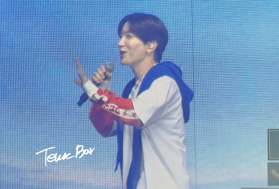 TeukBar's tweet photo. 250112 SMTOWN LIVE 2025 IN SEOUL PREVIEW 

🫶

 #이특 #LEETEUK
#イトゥク #利特
#슈퍼주니어 #SUPERJUNIOR
@special1004 https://t.co/AKVyItYn5v
