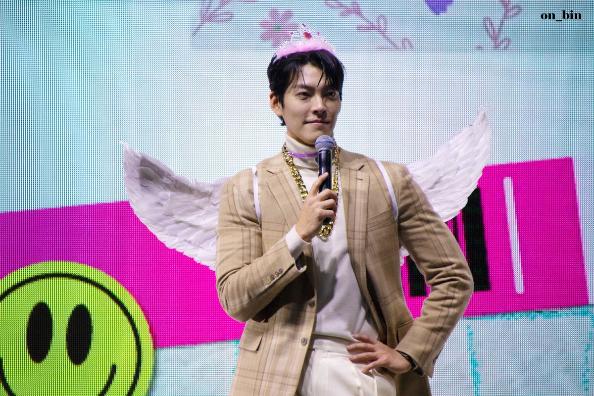 250111 김우빈 팬미팅 woobin's diary 

우빈 오빠 제대로 찍는 건 첨이라···🥹
우빈 오빠 귀여워···

#김우빈 #kimwoobin