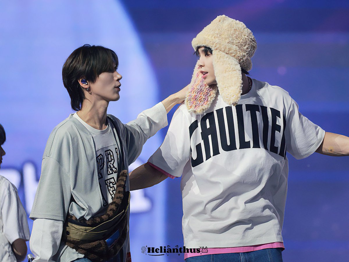 Helianthus_2942's tweet photo. 250111 SMTOWN

#엔시티 #NCT #엔시티127 #NCT127 #쟈니 #JOHNNY https://t.co/7Uz1oit7aT