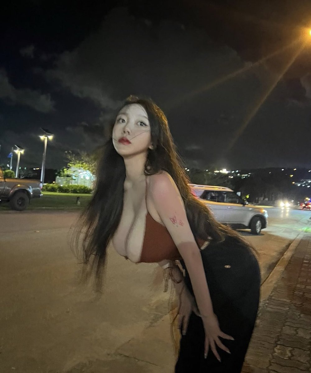好想做愛

有沒有哥哥要幹21歲的大奶？ https://t.co/hhzW74lQeQ