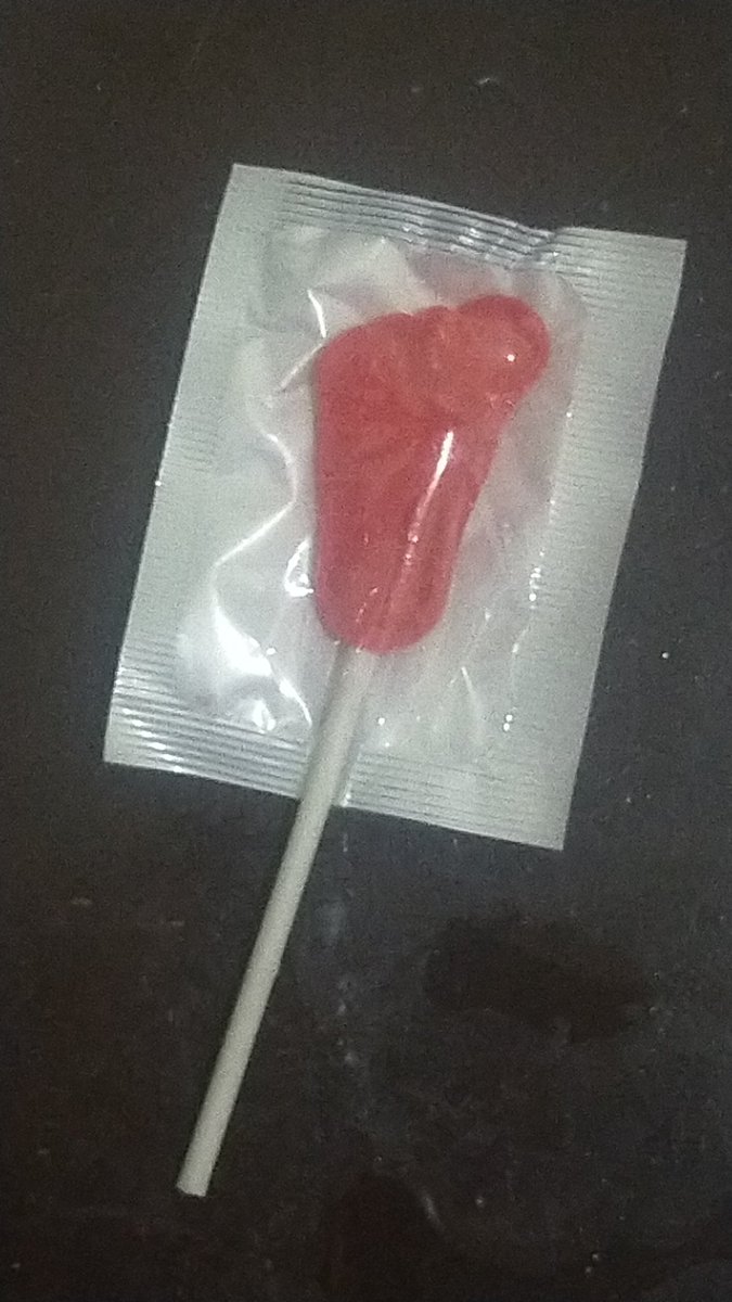 GERWANIDYKE's tweet photo. one of the candies we have here is a literal feet someone please get me off this island full of freaks https://t.co/tnUnuyKUqJ