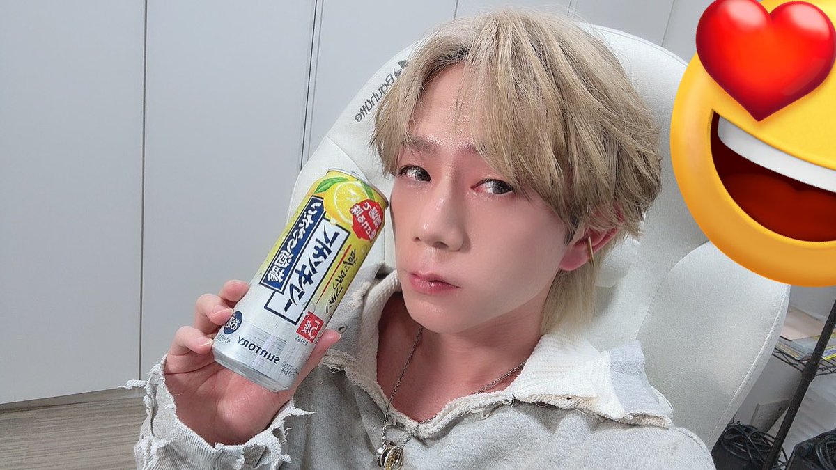 uratasama's tweet photo. お酒飲み配信きてくれてありがとー！

またやるぜー！ https://t.co/fwTJcSIrfq