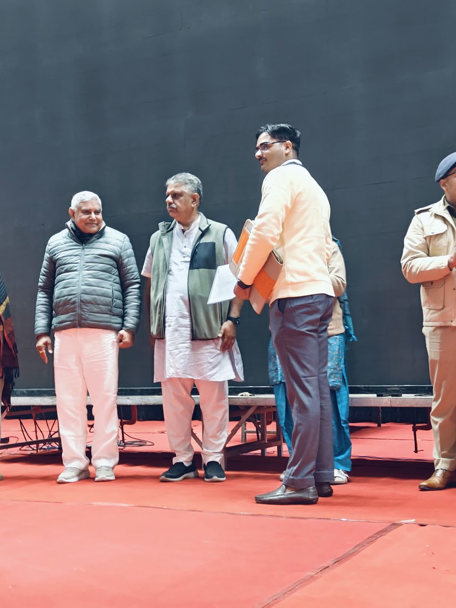कनिष्ठ लेखाकार भर्ती में चयनोपरांत आज नियुक्ति पत्र प्रदान किया गया । सभी नवचयनित लेखाकारों को आज के इस स्वर्णिम अवसर पर बहुत-बहुत बधाई। 
#bikaner_topper 
<a href="/godara_tara/">TARA CHAND GODARA</a> @amitsaran07 <a href="/Aanwla99/">Ravindra Singh Choudhary</a> <a href="/godara_spg/">सरकारी लेखाकार</a> <a href="/Babulaldhattar9/">babulal dhattarwal</a>
