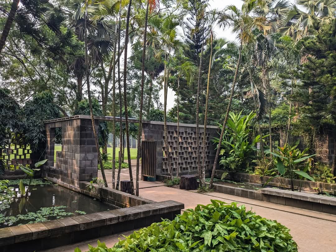 pythonX_01's tweet image. Zinda Park 💚💚
1️⃣ জিন্দা পার্কে প্রবেশ পথ
2️⃣ সাজানো-গোছানো পুকুর পাড়
3️⃣ গাছপালার মাঝে নান্দনিক লাইব্রেরী
A Fun Getaway to Refresh My Mind!