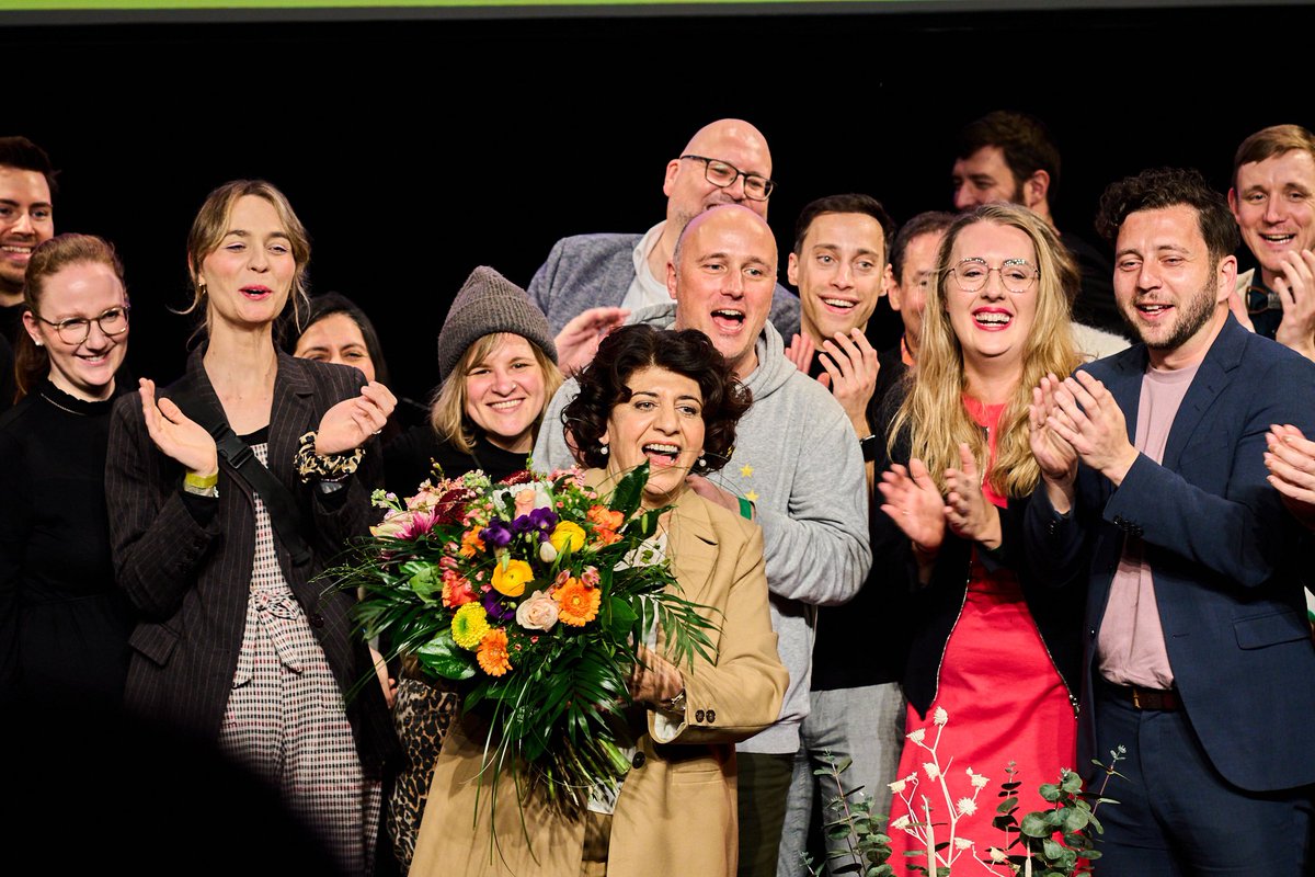 berivan_aymaz's tweet photo. Was für ein Tag - Was für eine Aufbruchstimmung! Ich danke ganz herzlich für das überwältigende Vertrauen, das mir gestern auf unserer GRÜNEN Mitgliederversammlung ausgesprochen wurde. Es ist mir eine große Ehre als OB-Kandidatin für meine Heimatstadt Köln antreten zu dürfen. https://t.co/NTPdQT128K
