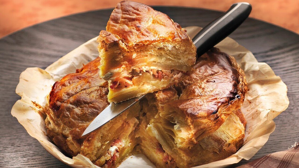 metstoiatable's tweet photo. Tourte de pommes de terre au lard
une recette parfaite avec l'arrivée du froid.
#recette
https://t.co/knVq4arW5Q
Préparation : 40 mn
Cuisson : 45 mn
pour 4 personnes
#tourte #cuisinemaison #gastronomie #food #yummyfood https://t.co/yAYvf6yE2W