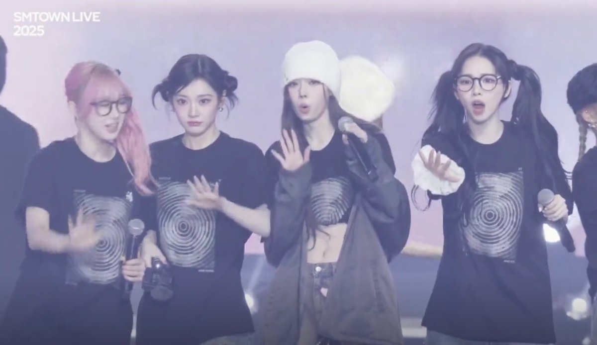 hulkjonie's tweet photo. #aespa #SMTOWNLIVE https://t.co/HHRVG17P8N
