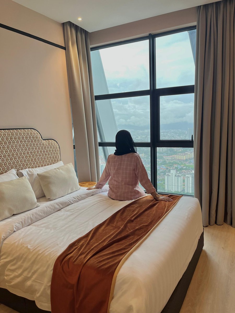 zalyazahari's tweet photo. Ada lagi orang tak tahu perbezaan Airbnb and Hotel ? Kalau ada here i nak share apa perbezaan antara this two ✨️🌷

--- https://t.co/RgHk0cHcBJ