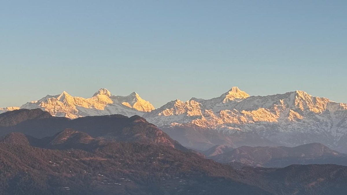 suraj_2019's tweet photo. Nanda Devi Massif https://t.co/D2lzEVw70g