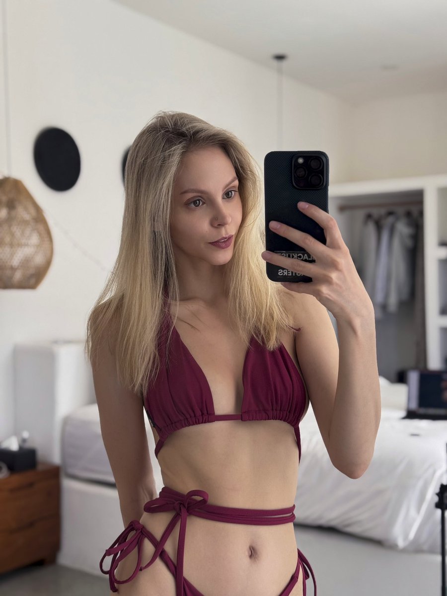 Do you like this colour on me?