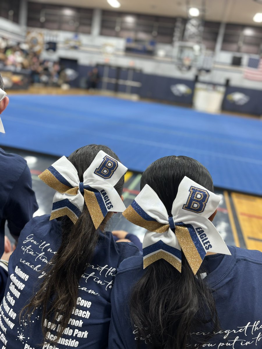 Ms. Bulla✨ tweet media