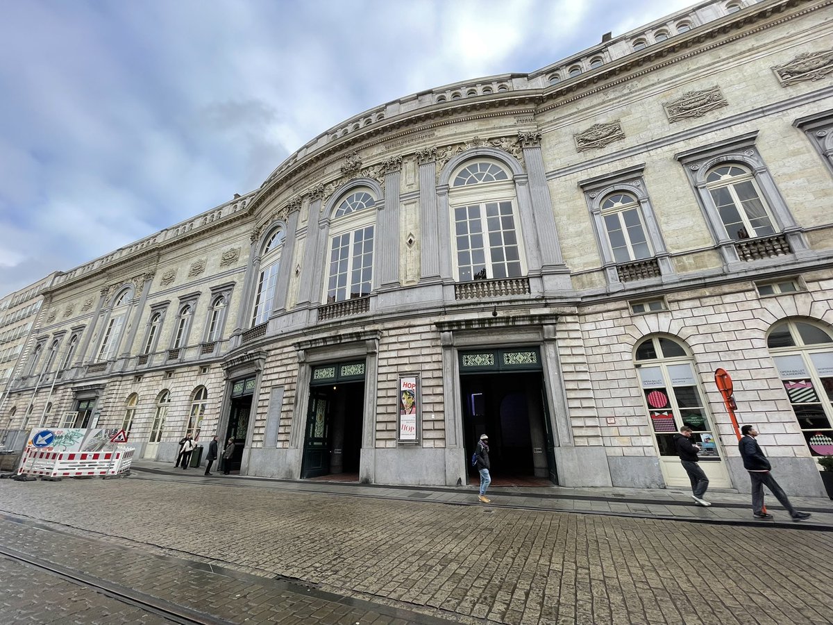 Operatraveller tweet media