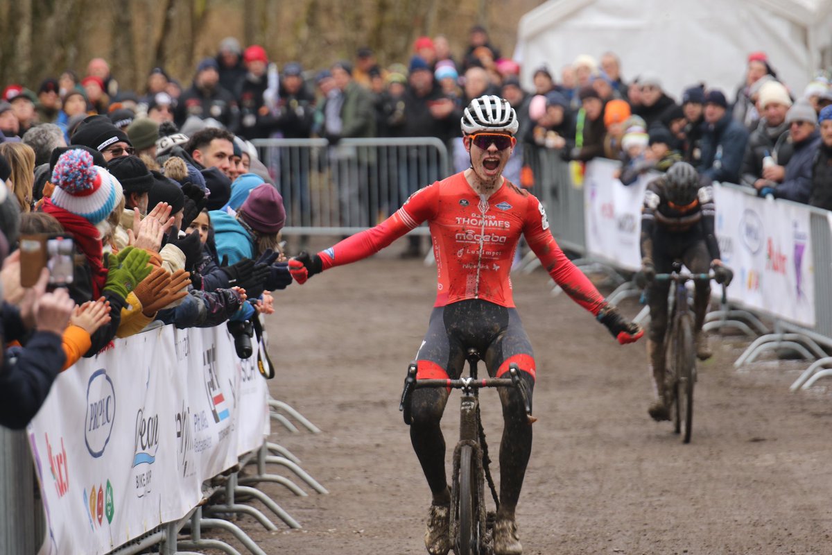 fscl_cycling's tweet photo. CX National Meeschterschaft U19

🥇Jonah Flammang-Lies
🥈Lennox Papi
🥉Lenn Schmitz https://t.co/gZjGy0FNNO