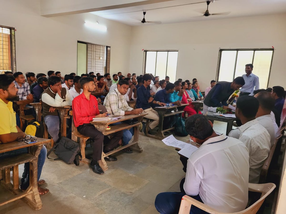 bvm1818's tweet image. #भारतीय_विद्यार्थी_मोर्चा तथा सहयोगी संघटन की महाराष्ट्र राज्यस्तरीय मीटिंग आज ठाना जिला में सफलता पूर्वक मा. डॉ प्रवीण अडांगळे राज्य प्रभारी इनकी अध्यक्षता में संपन्न हुई।
#JoinBVM 
#StateMeeting 
#Maharashtra