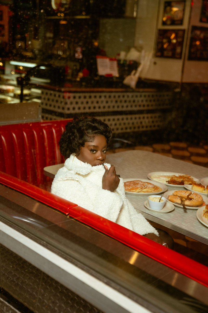 KylahSymone's tweet photo. 60s inspired photoshoot by KMONÉJ ❤️‍🔥 https://t.co/A4qvtgBq7M