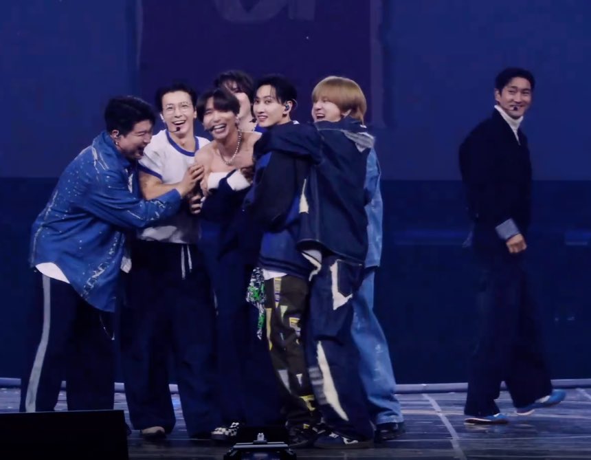 ANdWe___'s tweet photo. 슈주코어 .. https://t.co/OH24xsv0Cp