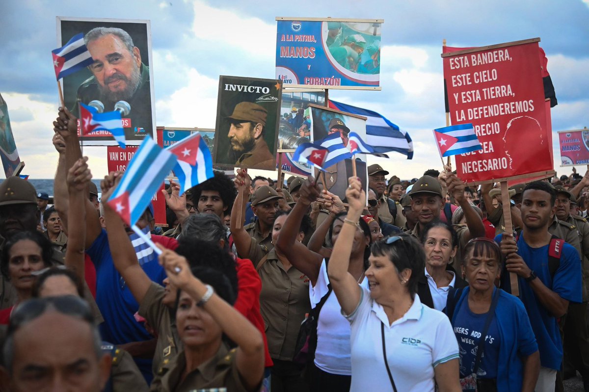 #FidelPorSiempre: "En la unión de ese pueblo está la fuerza, en la unión de ese pueblo está su invencibilidad, y la historia de esta Revolución prueba que un pueblo unido es invencible, ¡la historia de esta Revolución prueba que en la unión está la fuerza!"
#ConLaFuerzaDeLaUnidad