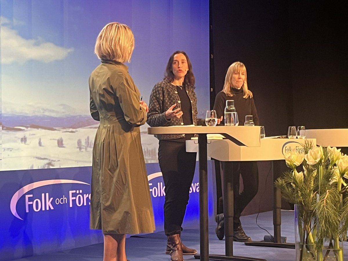 Jakob Hallgren (@hallgrenjakob) on Twitter photo Asienchef Åsa Malmström Rognes <a href="/UISweden/">Utrikespolitiska institutet</a> och <a href="/hsahlberg/">Hanna Sahlberg</a> talar om Kinas allt starkare position i världen men också deras svårigheter att leva upp till ambitioner om ekonomisk tillväxt, inkl pga maktkampen med USA. <a href="/FolkochForsvar/">Folk och Försvar</a> Asienchef Åsa Malmström Rognes <a href="/UISweden/">Utrikespolitiska institutet</a> och <a href="/hsahlberg/">Hanna Sahlberg</a> talar om Kinas allt starkare position i världen men också deras svårigheter att leva upp till ambitioner om ekonomisk tillväxt, inkl pga maktkampen med USA. <a href="/FolkochForsvar/">Folk och Försvar</a>
