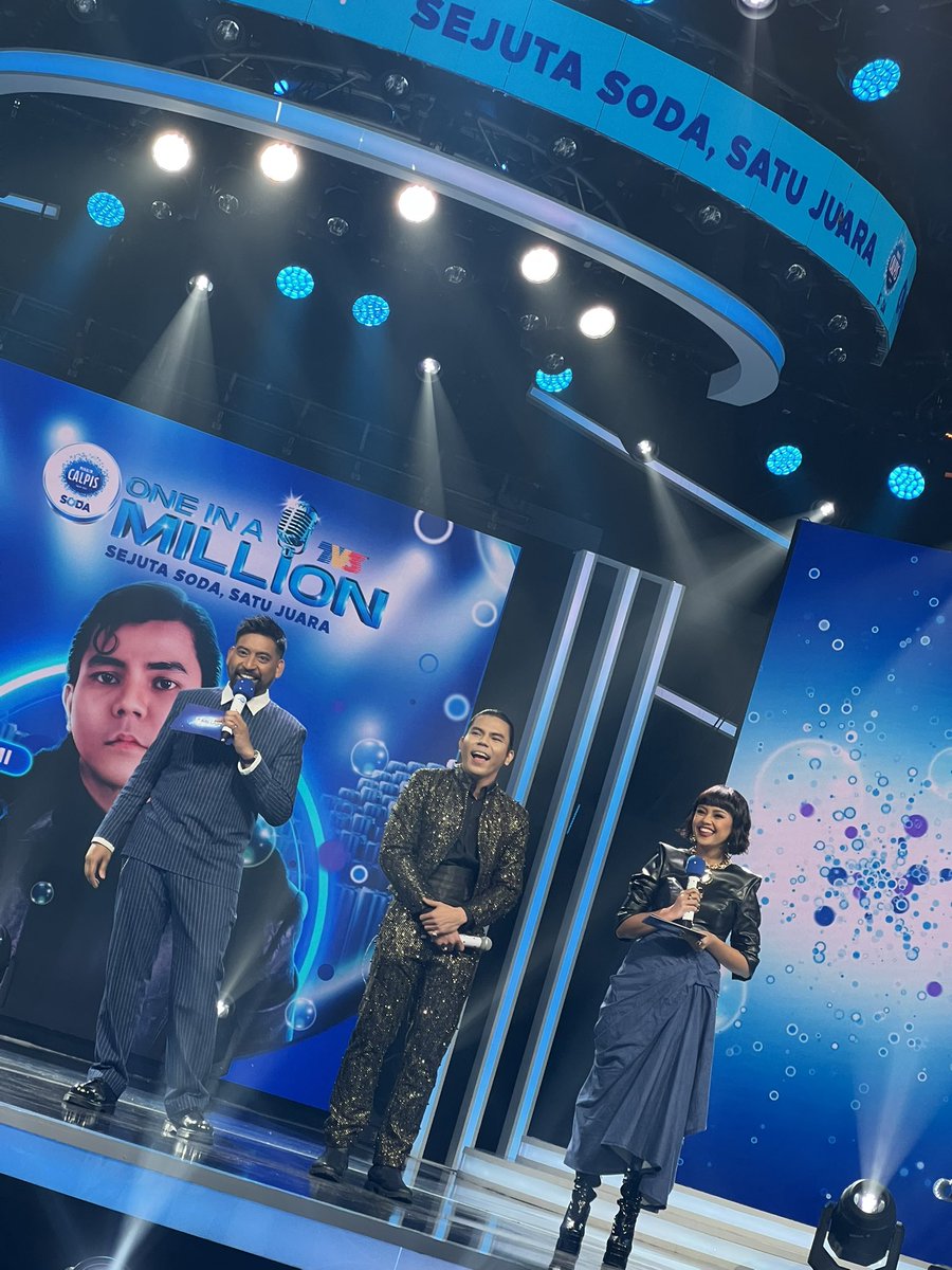 tv3malaysia's tweet photo. suka takk persembahan JIMI tadi?! siapa yang gelek tadi, jom vote sekaranggg
KLIK UNTUK MENGUNDI β¬β¬
https://t.co/faSjKyjRCc
#JIMBROS #TeamJimi #CSOIAMTV3 #OIAM https://t.co/yfW52QVHcB