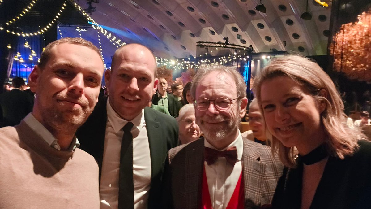renderssteve's tweet photo. Wederom een geweldige nieuwjaarsreceptie georganiseerd door N-VA🎉🥂🍾🦁 https://t.co/UZj3TV9RDs