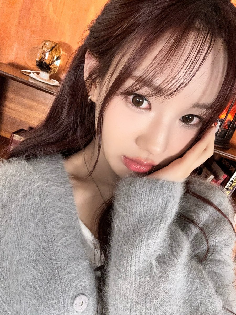 izna_offcl's tweet photo. [izME📮]

팬사인회도 라이브도 나야 너무 행복했어요🤍 
잘 자요 나야🌙✨

#izna #이즈나
#RYUSARANG #유사랑 https://t.co/H8DrQtT0Xu