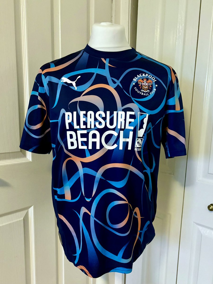 KitScottish's tweet photo. 24/25 @BlackpoolFC away shirt. https://t.co/ubode7bUZb