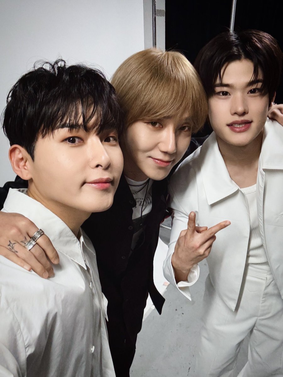 shfly3424's tweet photo. 슈주랑 라이즈 🐣 @SJofficial @YESUNG_smtown @RIIZE_official https://t.co/7wTDNZw7UI