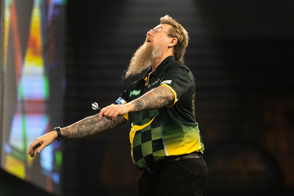 Live Darts tweet media