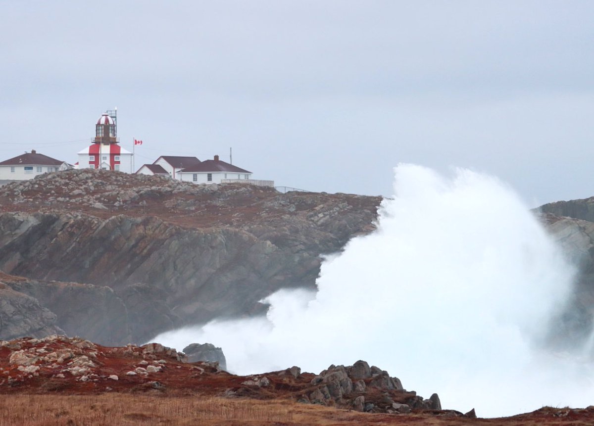 GrayMarker99's tweet photo. Cape Bonavista, NL experiencing another weekend of high energy from the ocean. https://t.co/AFxEKNZ2bE