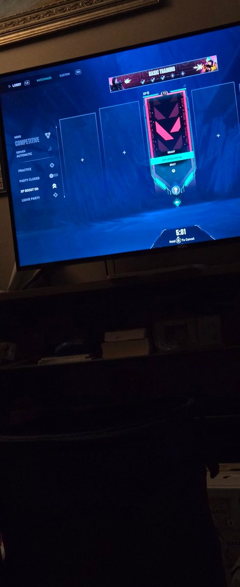 JosiahGaming93's tweet image. These queue times are ridiculous people on PC can get into a game but yet Xbox it's essentially dead @riotgames please make the game cross platform #XboxGamePass #VALORANT #queueing #ridiculous