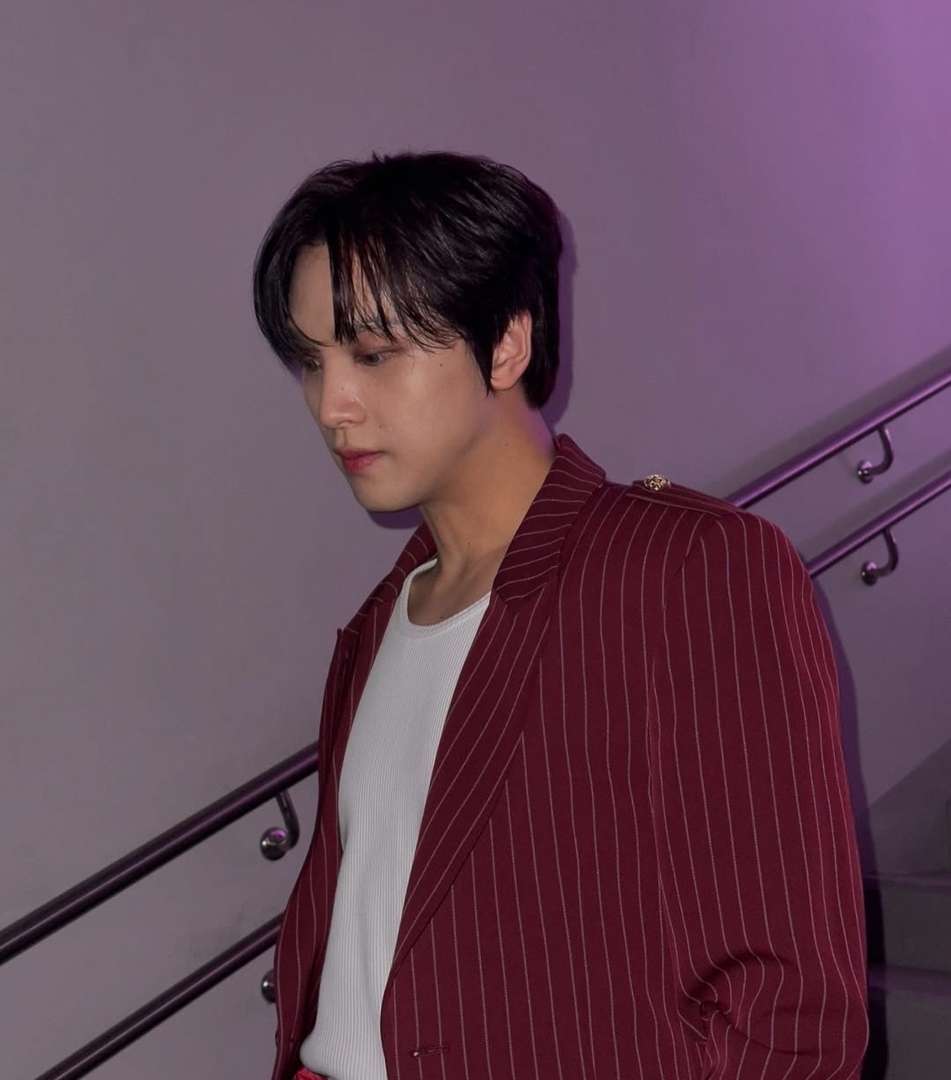 guys... haechan...pria matang kita... akhirnya update... ganteng nya...