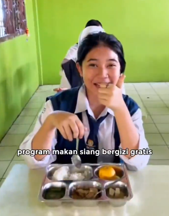 anggas_str's tweet photo. Alhamdulillah program #MakanBergiziGratis sangat bermanfaat di sekolah. Mari dukung terus program ini! Terima kasih Pak Prabowo https://t.co/t01VhBkZAC